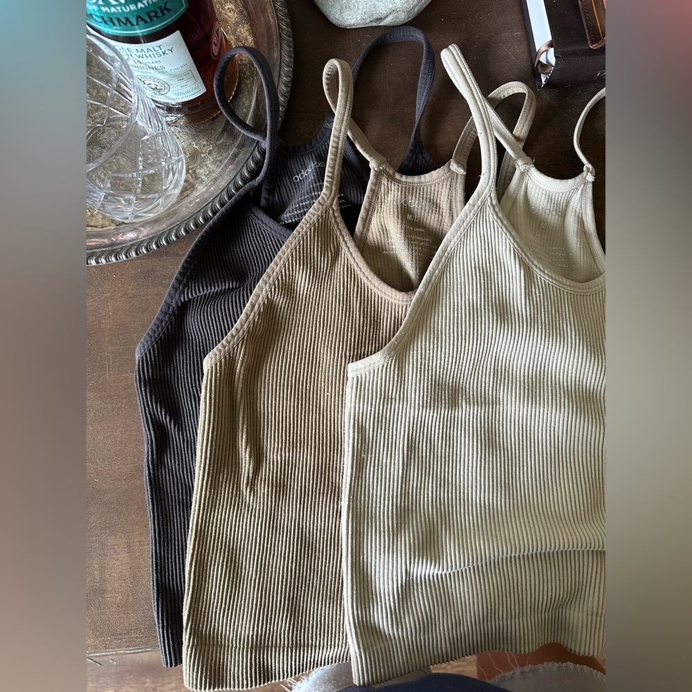 3 pack ODODOS women’s cropped tank tops. Neutral colors.